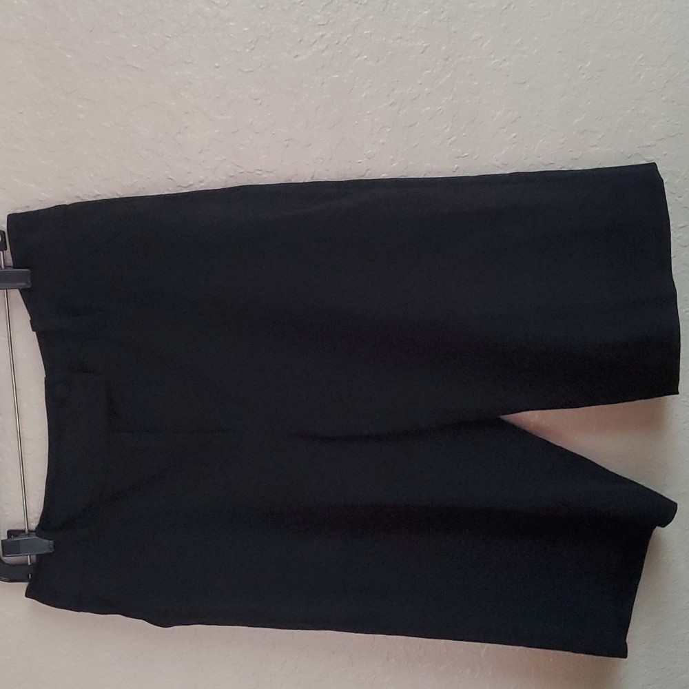 Womens flattering wide-leg short